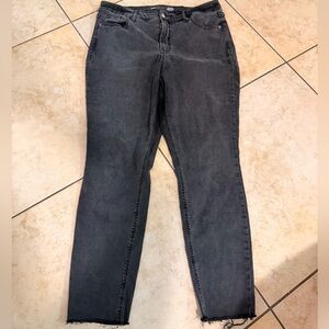 Old Navy Women’s Black Skinny Jeans